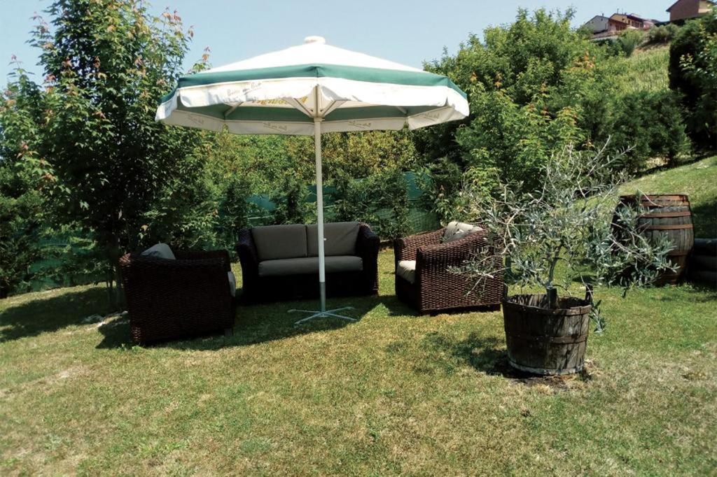 B&B La Dolce Vita Priocca Екстер'єр фото
