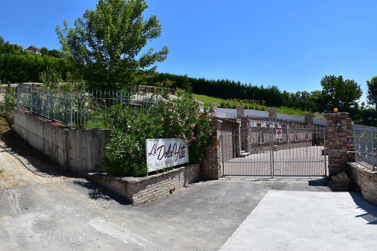 B&B La Dolce Vita Priocca Екстер'єр фото